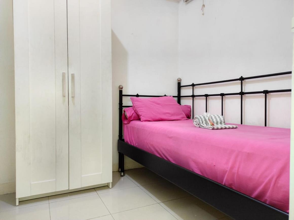 Apartemen Bassura City By Globy Property Jakarta Exterior photo